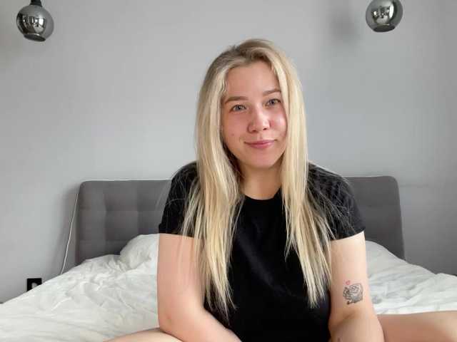 AlyraSun live webcam show