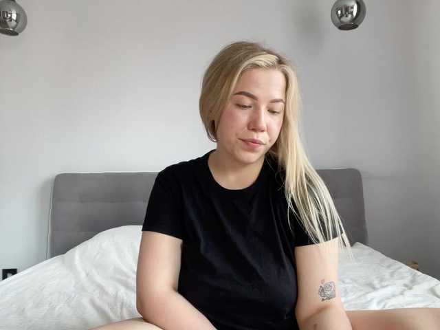 AlyraSun live webcam show