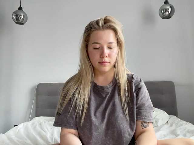 AlyraSun live cam on BongaCams