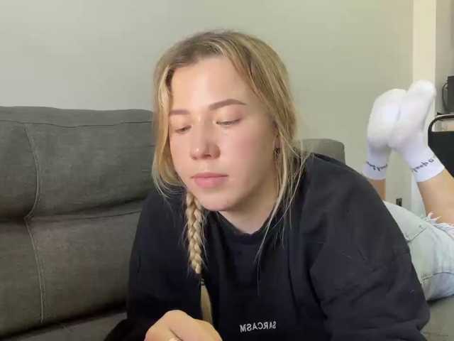 AlyraSun live cam preview