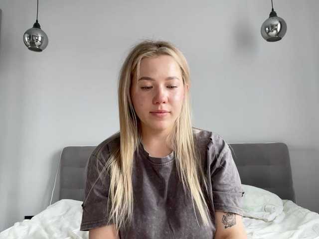 AlyraSun live webcam show