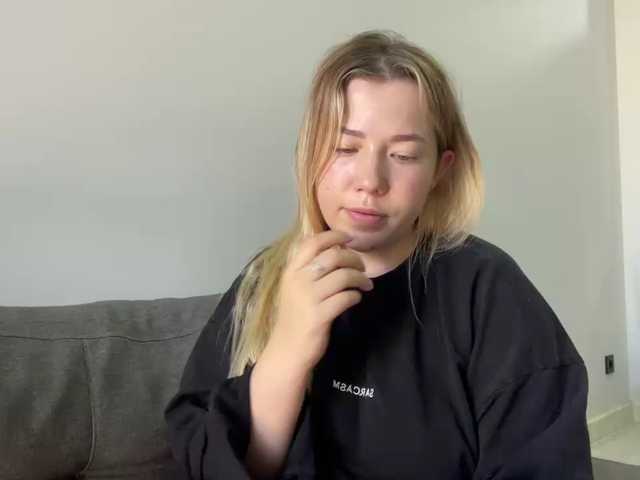 AlyraSun live cam preview