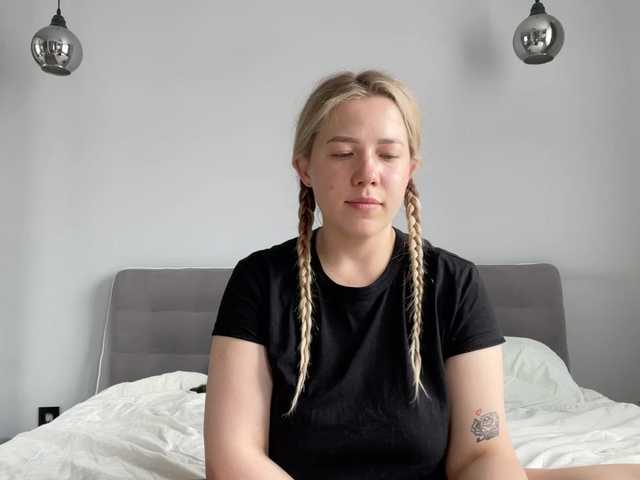 AlyraSun live webcam show