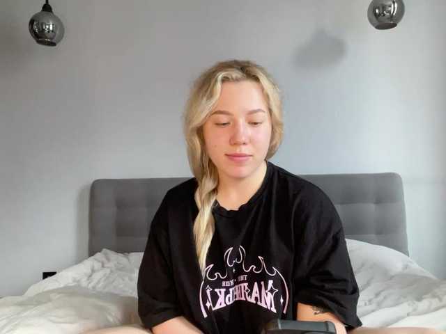 AlyraSun live cam on 