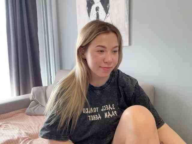 AlyraSun webcam