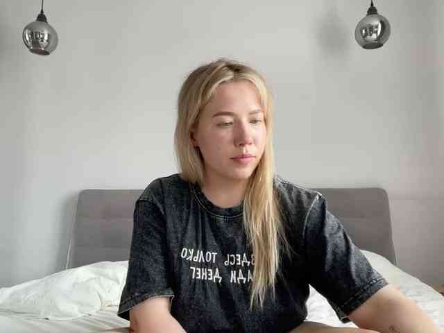 AlyraSun webcam