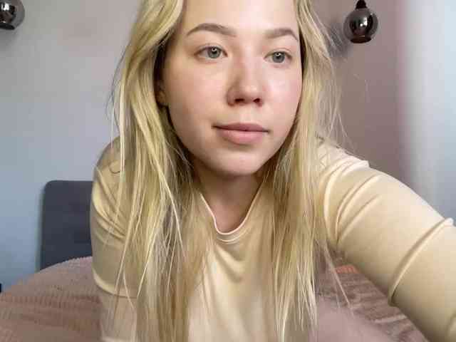 AlyraSun webcam