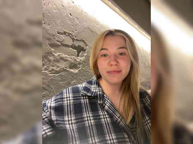 AlyraSun webcam