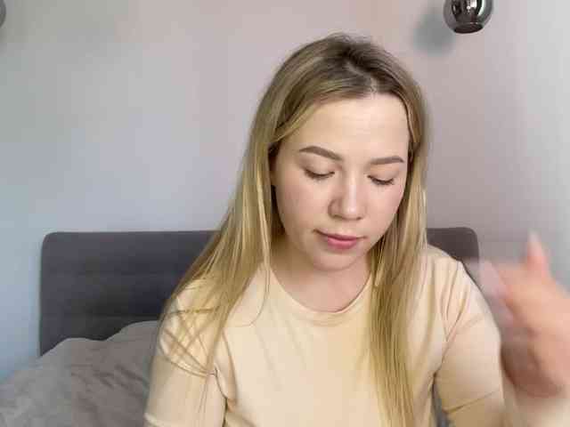 AlyraSun webcam