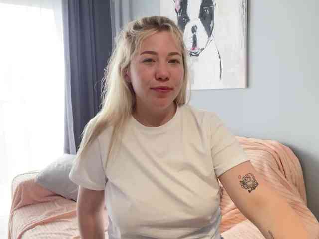 AlyraSun webcam