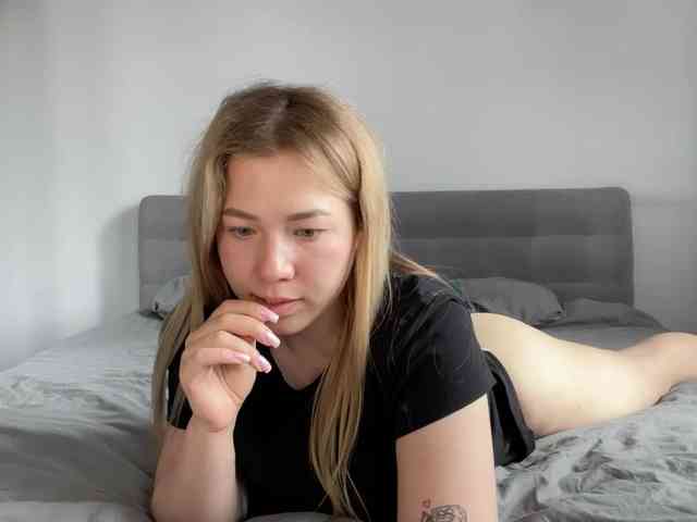 AlyraSun webcam