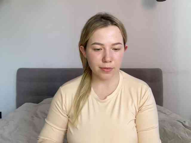 AlyraSun webcam