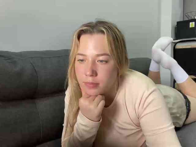 AlyraSun webcam