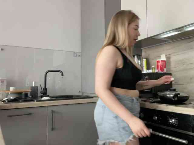 AlyraSun webcam