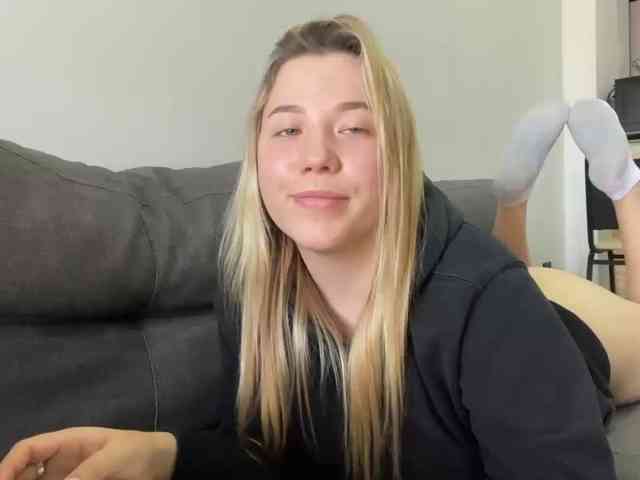 AlyraSun webcam
