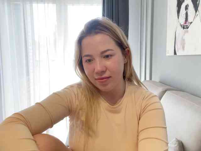 AlyraSun webcam