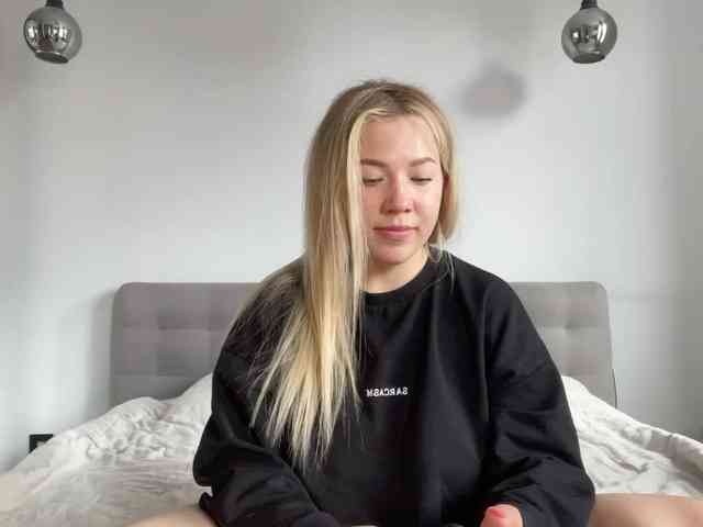 AlyraSun webcam