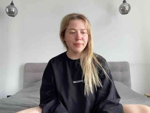 AlyraSun webcam