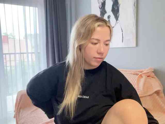 AlyraSun webcam