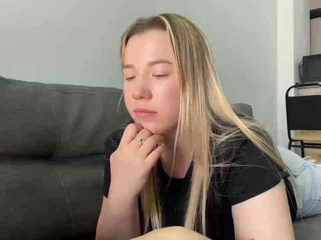 AlyraSun webcam