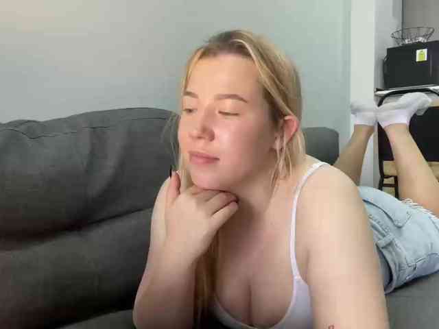 AlyraSun webcam