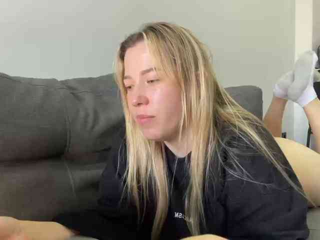 AlyraSun webcam