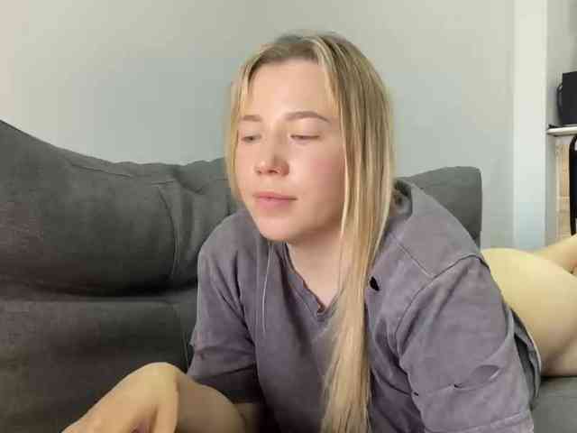 AlyraSun webcam
