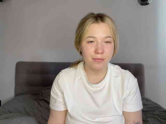 AlyraSun webcam