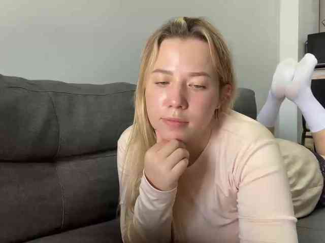 AlyraSun webcam