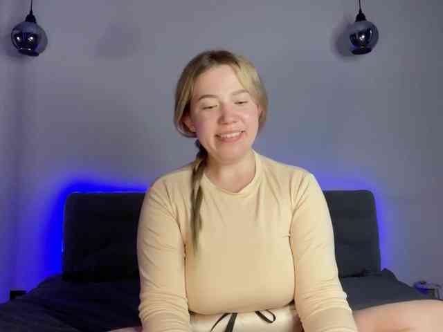 AlyraSun webcam