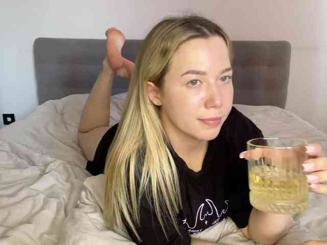 AlyraSun webcam