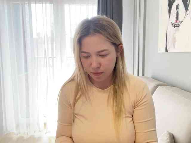 AlyraSun webcam