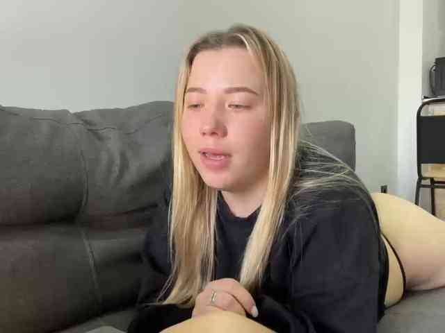 AlyraSun webcam