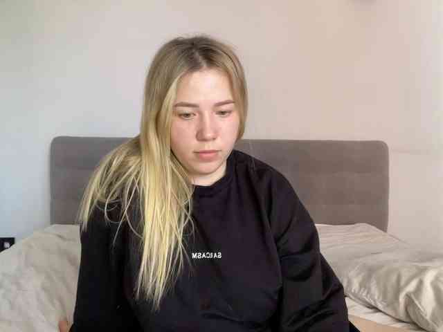 AlyraSun webcam