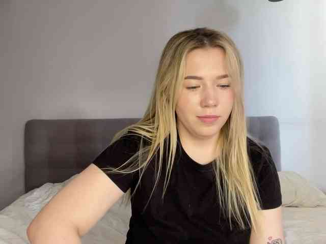 AlyraSun webcam