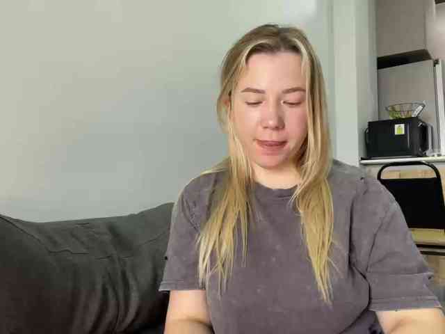 AlyraSun webcam