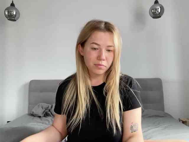 AlyraSun webcam