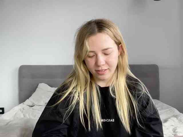 AlyraSun webcam