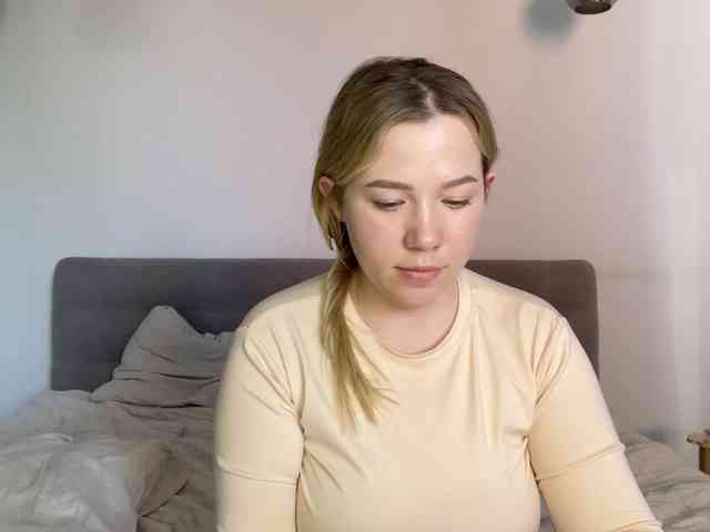 AlyraSun webcam