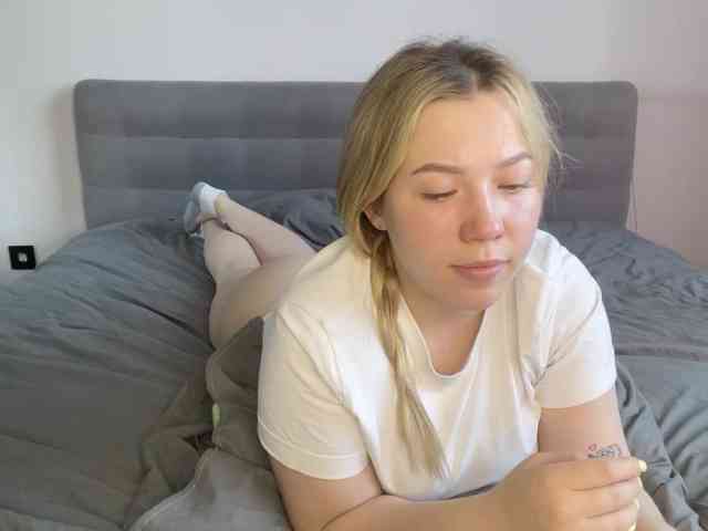 AlyraSun webcam
