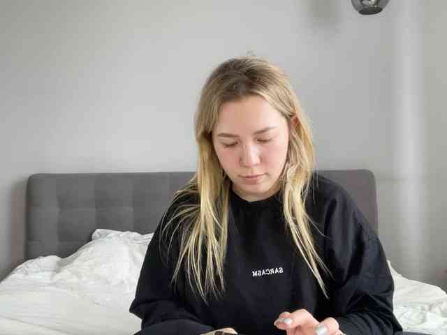 AlyraSun webcam
