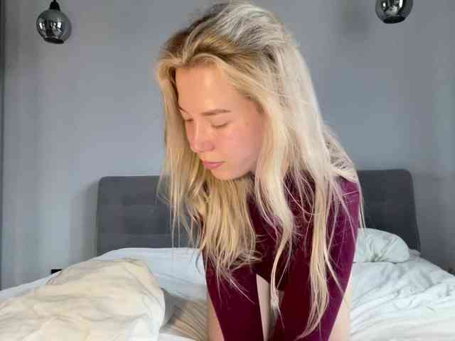 AlyraSun webcam