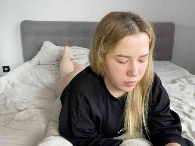 AlyraSun webcam