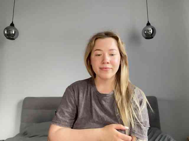 AlyraSun webcam