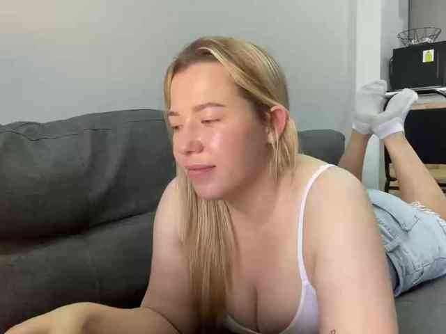 AlyraSun webcam