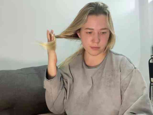 AlyraSun webcam