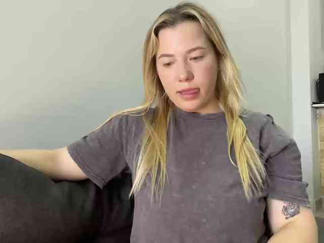 AlyraSun webcam