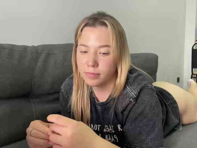 AlyraSun webcam