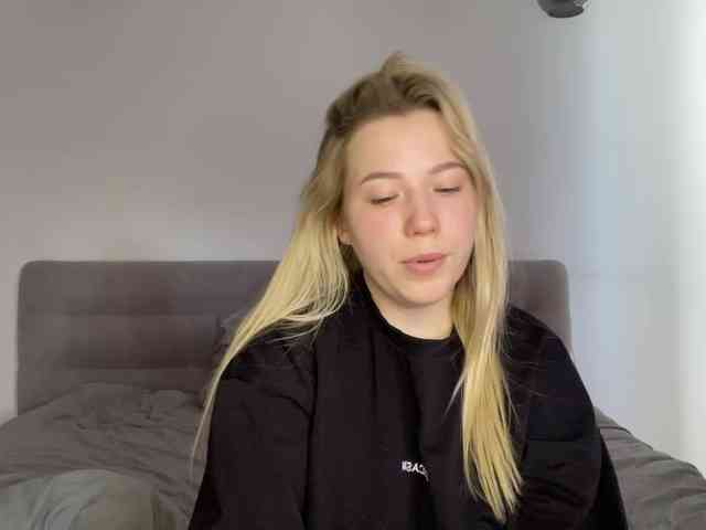 AlyraSun webcam