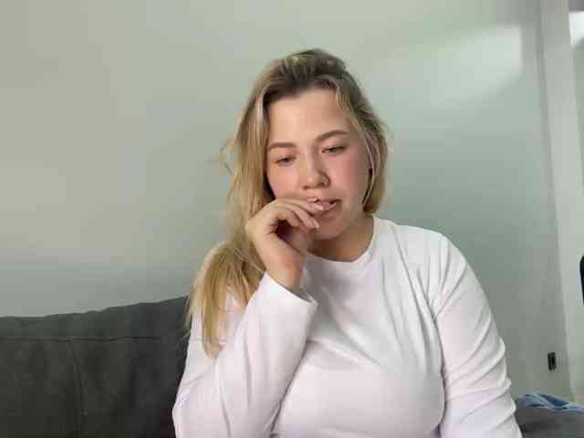AlyraSun webcam